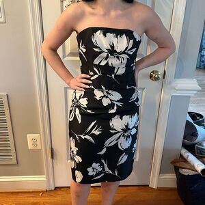 White House Black Market Black Floral Strapless Fitted Cocktail Dress sz 6